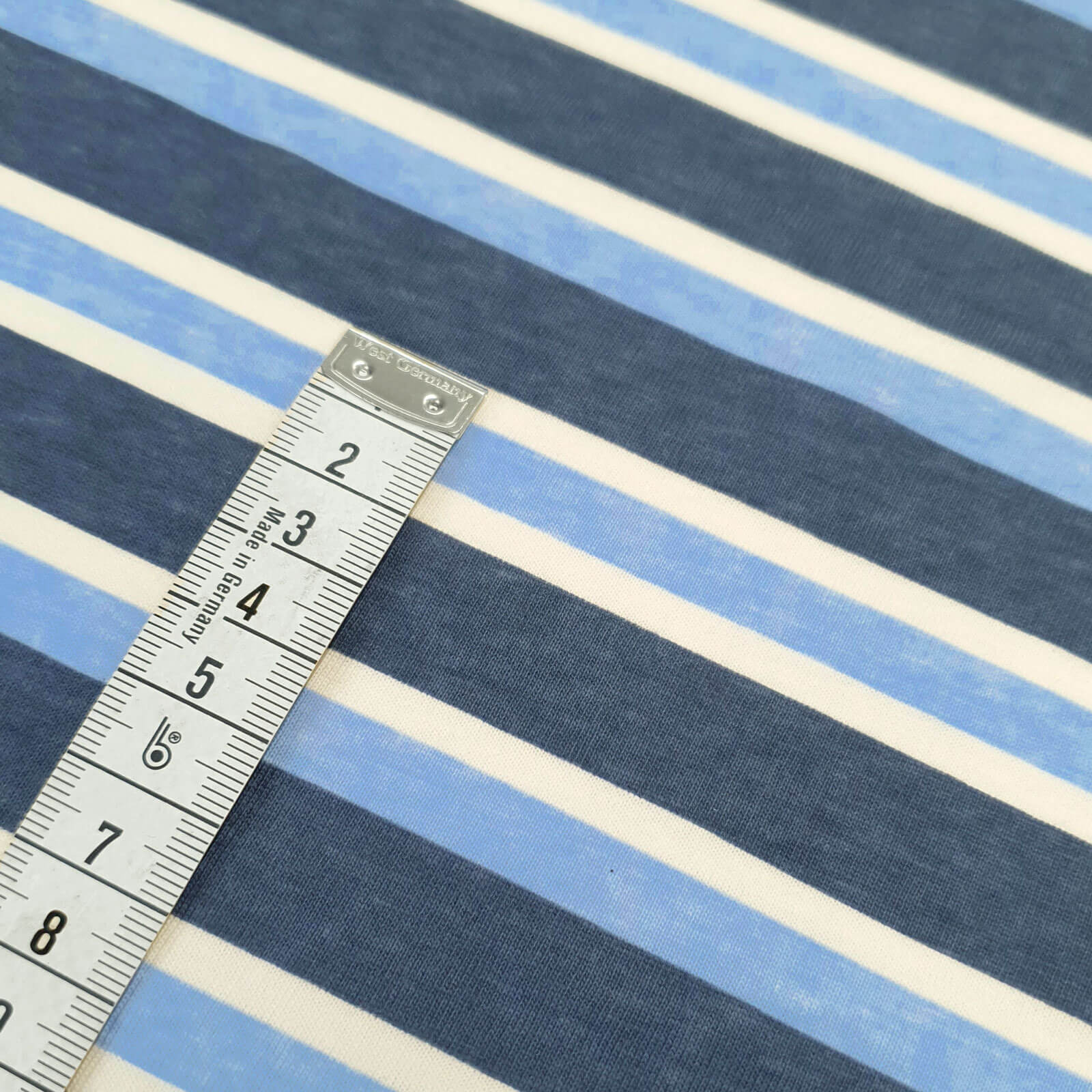 Cyrian - Katoenen tricot met horizontale strepen in extra breedte - blauw/wit
