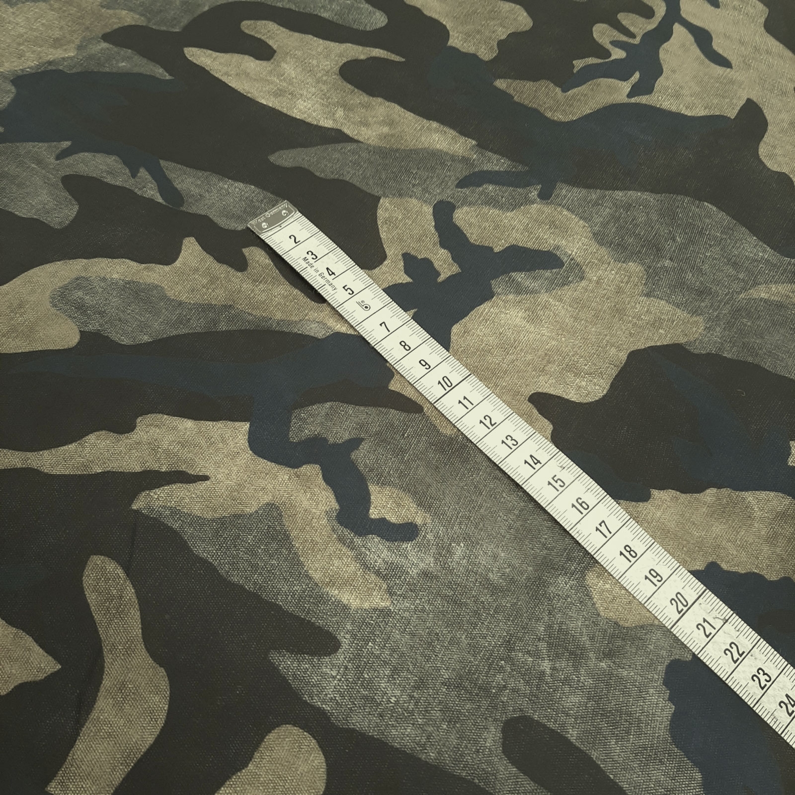 Brix buitenstof laminaat met camouflage print motief